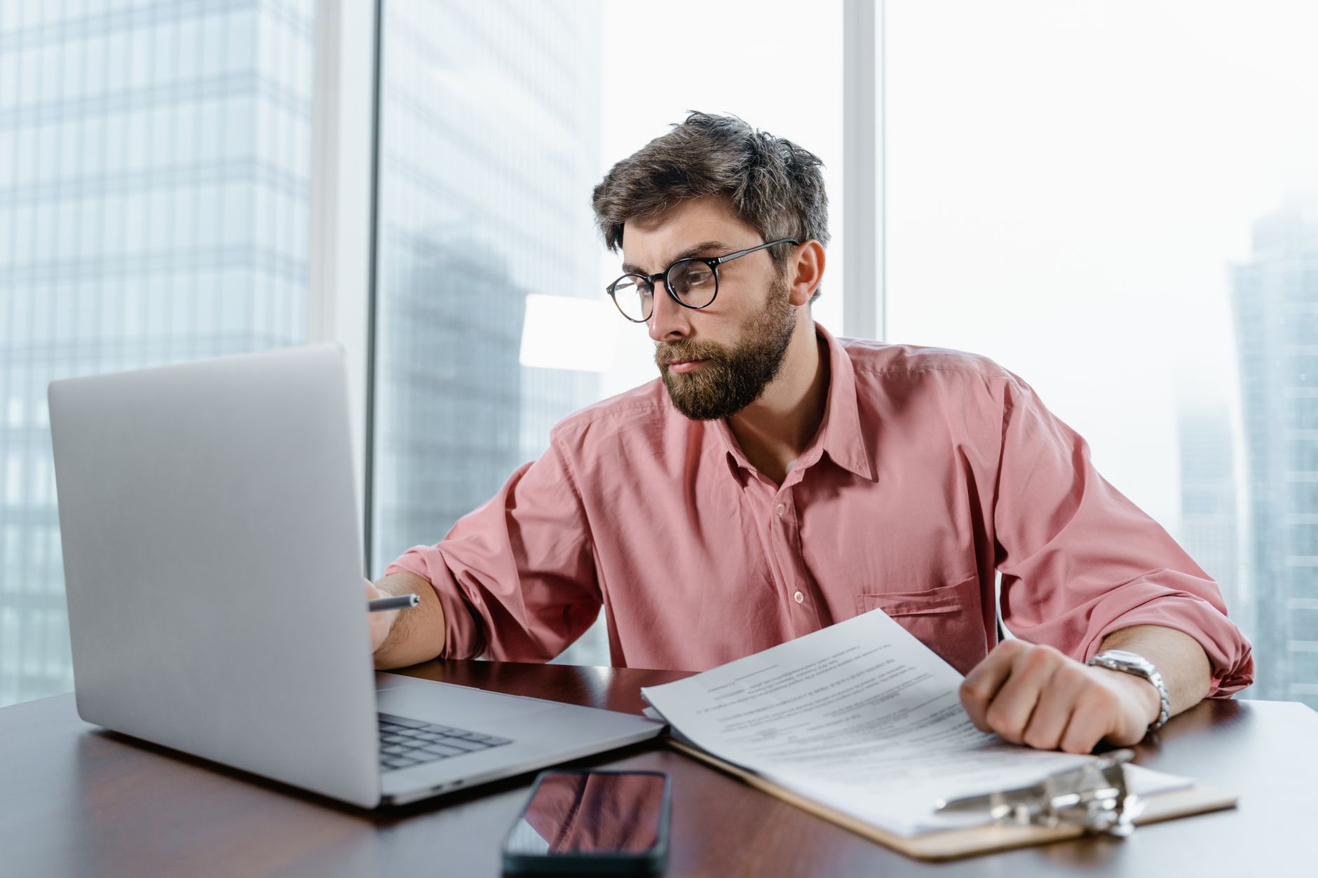 Buat CV profesional karir memukau recruiter dalam 5 langkah mudah