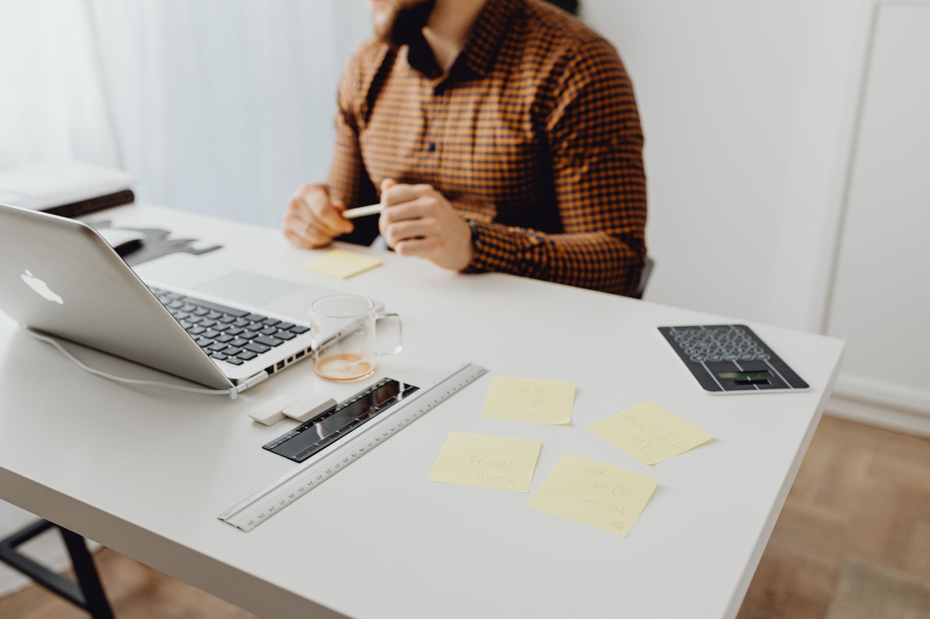 Buat CV lamaran kerja PDF yang memukau HR dalam 5 menit mudah