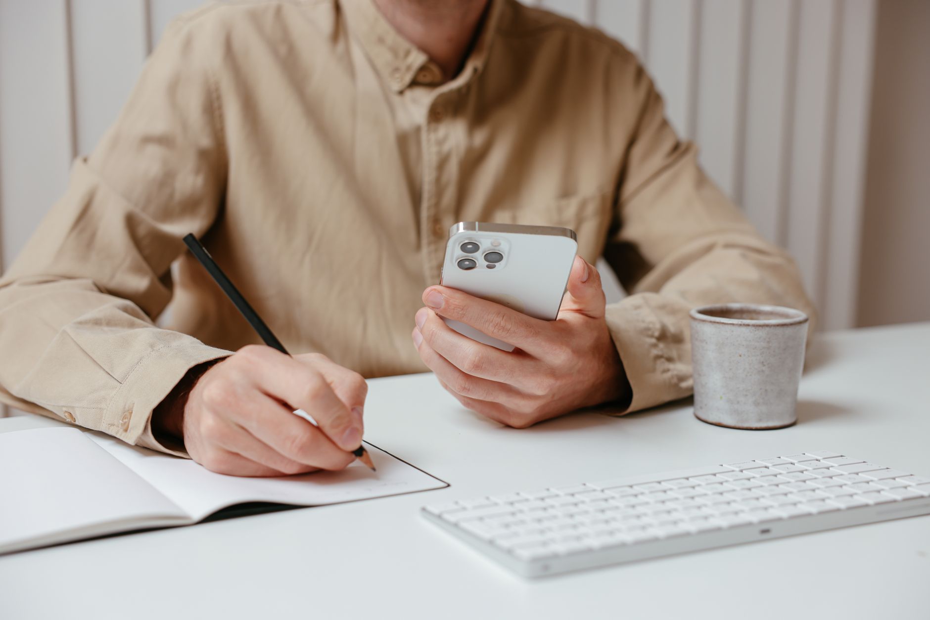 Bikin CV ATS di HP dengan 7 trik cepat agar resume lolos recruiter Anda
